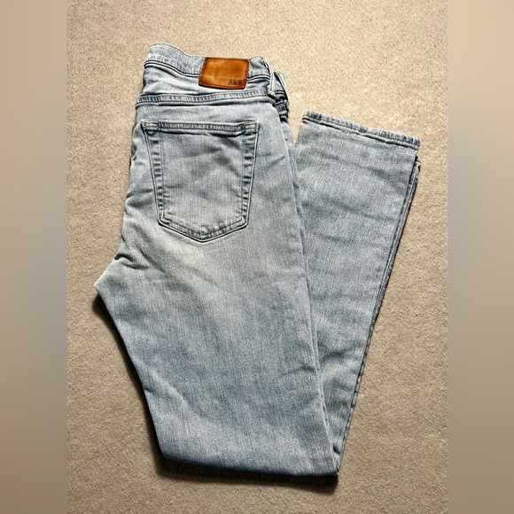 Abercrombie & Fitch Other - Abercrombie & Fitch Men’s Jeans 32x32 Rustin Athletic Slim Medium Wash Denim
